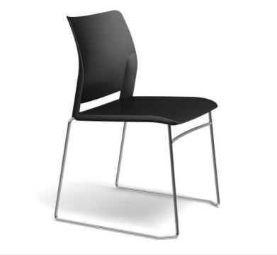 Chaise ADELA coque en polyprolène piétement traineau finition chromé.